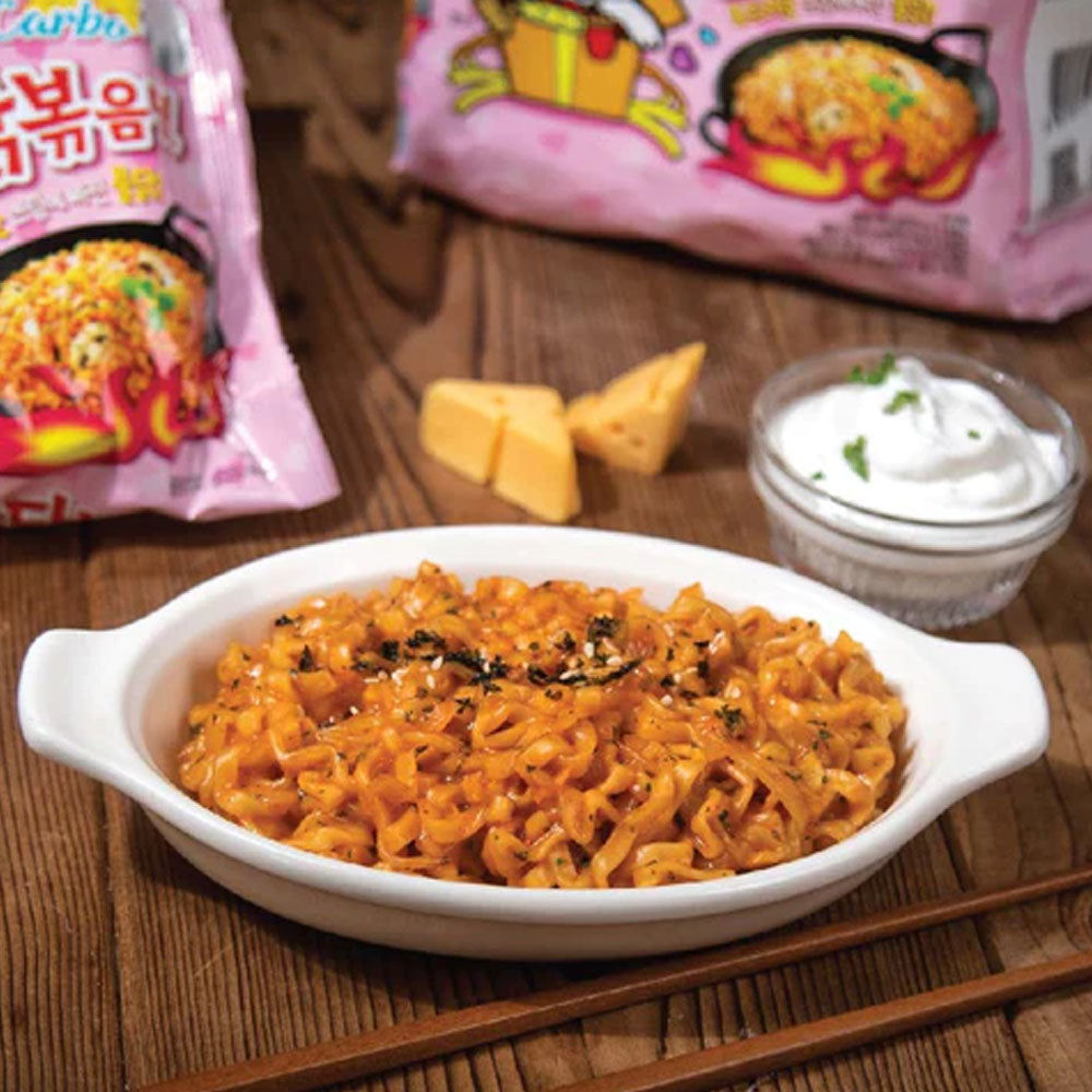 Buldak Carbonara - Fideo instantáneo con Salsa de Pollo súper Picante con Queso - X2 Unid.